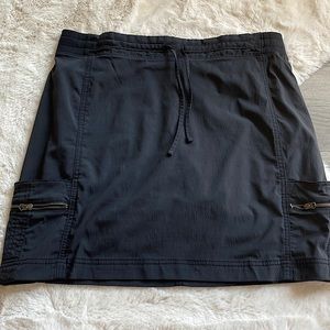 Athleta Sport black skirt/short size 16 T with two pocket and zippers